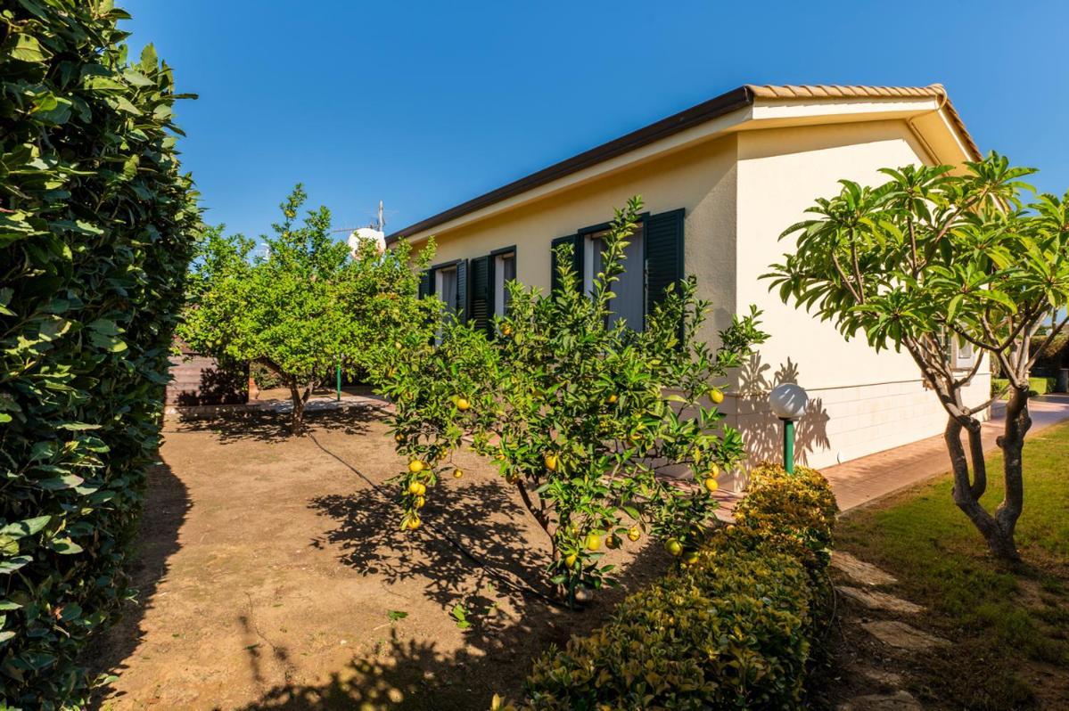 Villa Plumeria Campofelice di Roccella Kültér fotó