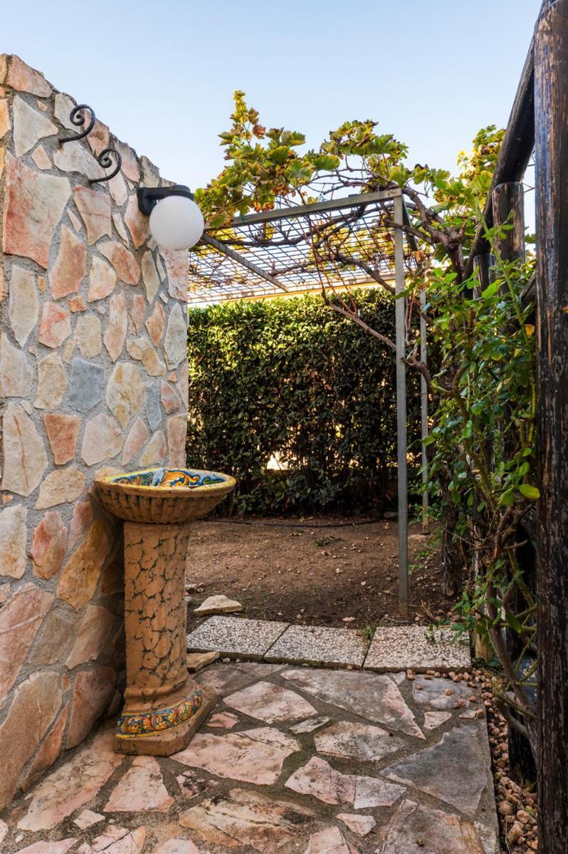 Villa Plumeria Campofelice di Roccella Kültér fotó
