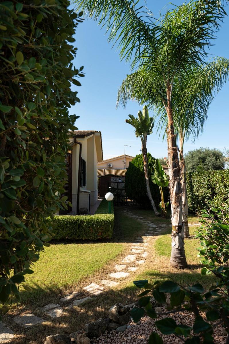 Villa Plumeria Campofelice di Roccella Kültér fotó