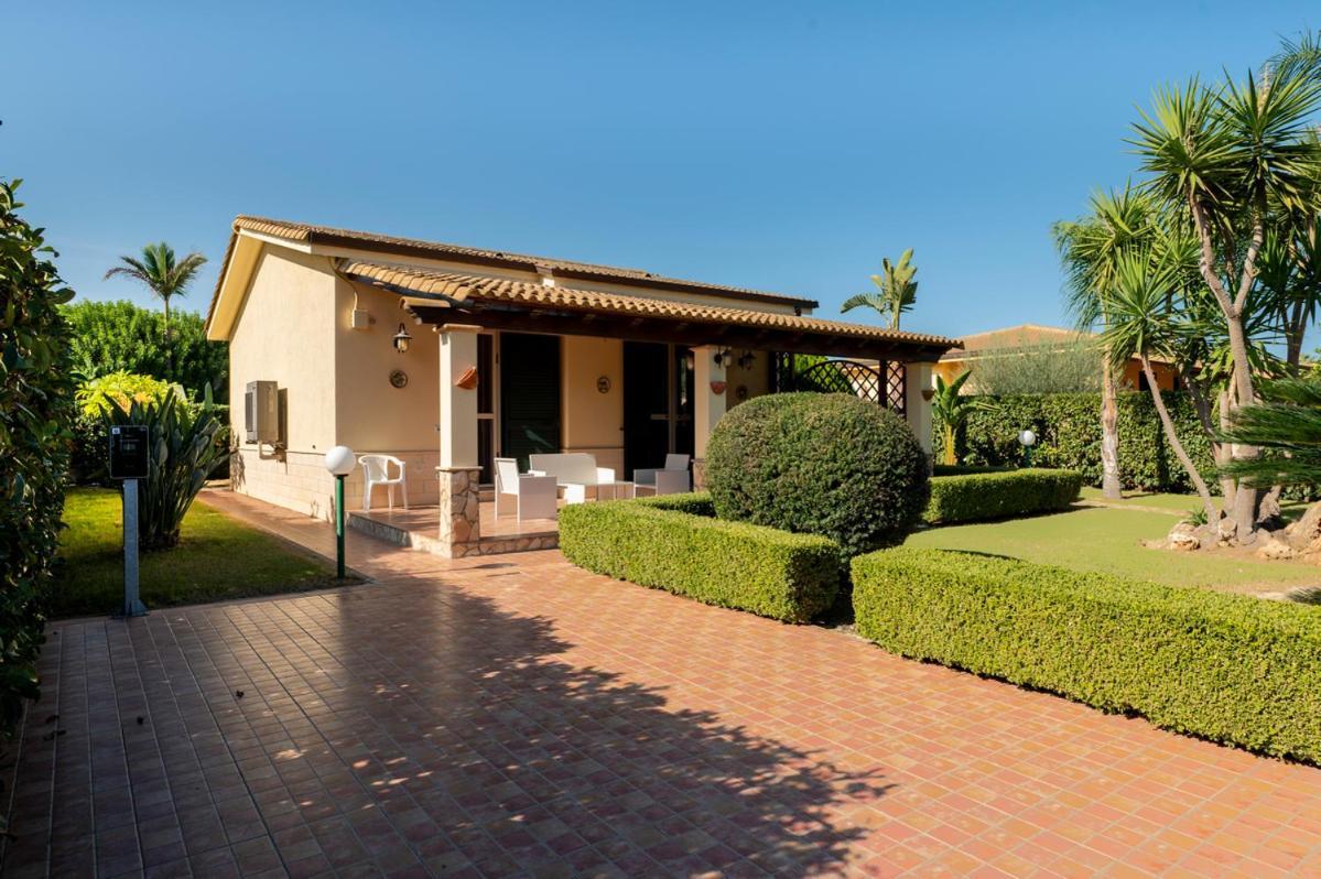 Villa Plumeria Campofelice di Roccella Kültér fotó