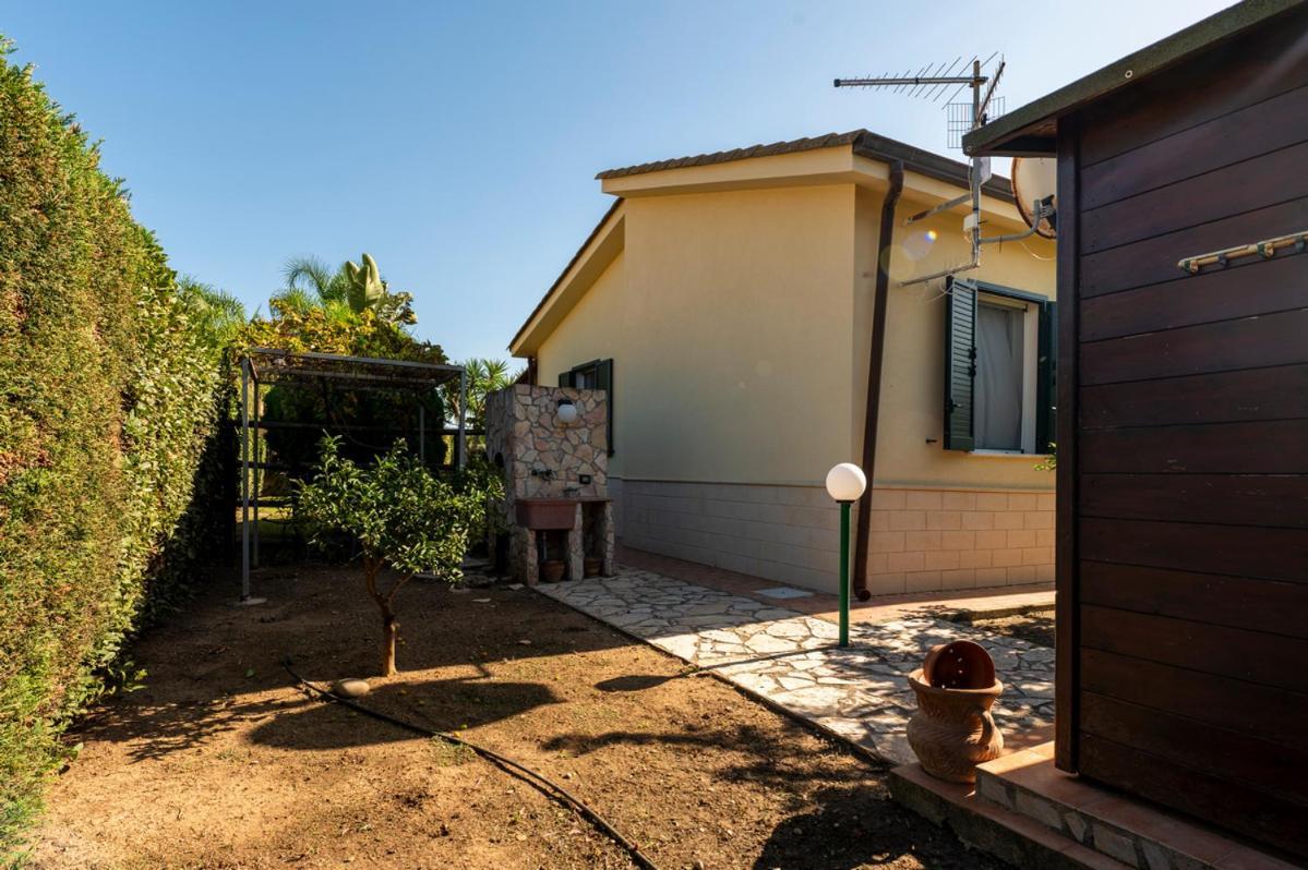 Villa Plumeria Campofelice di Roccella Kültér fotó